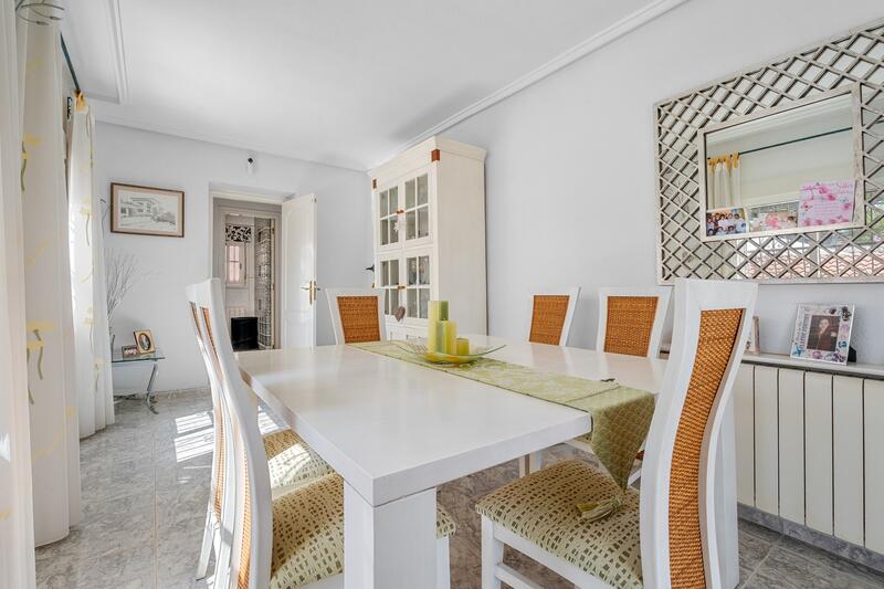 4 slaapkamer Villa Te koop 4 slaapkamer Villa Te koop