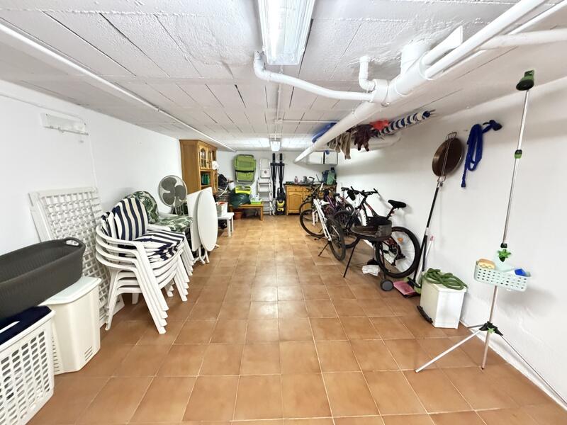 3 slaapkamer Gezinswoning Te koop 3 slaapkamer Gezinswoning Te koop