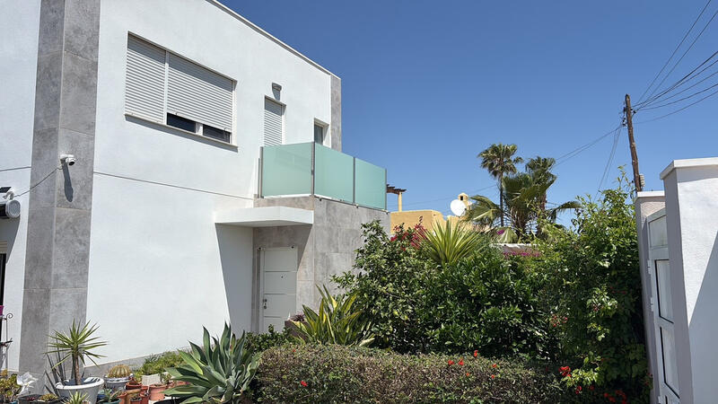 Villa til salgs i Torrevieja, Alicante