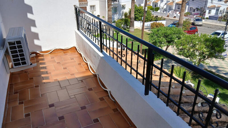 2 bedroom Townhouse for sale