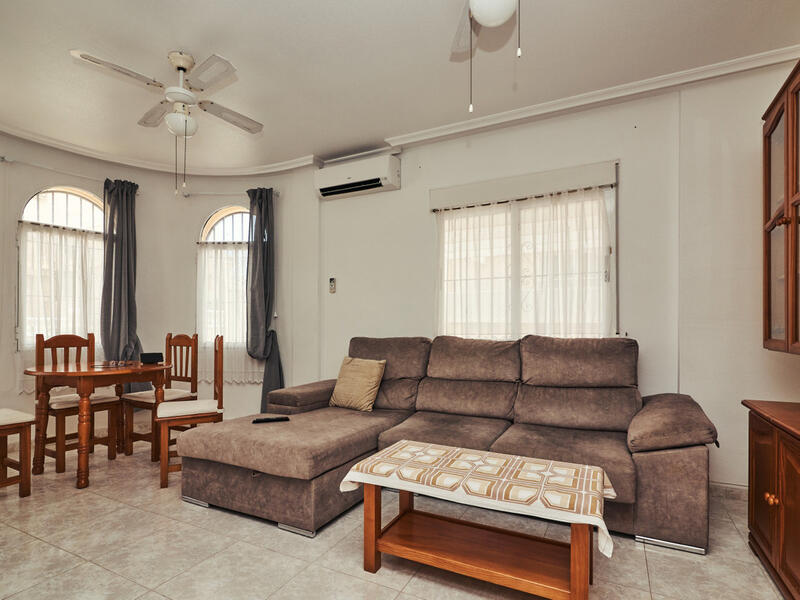 2 bedroom Townhouse for sale