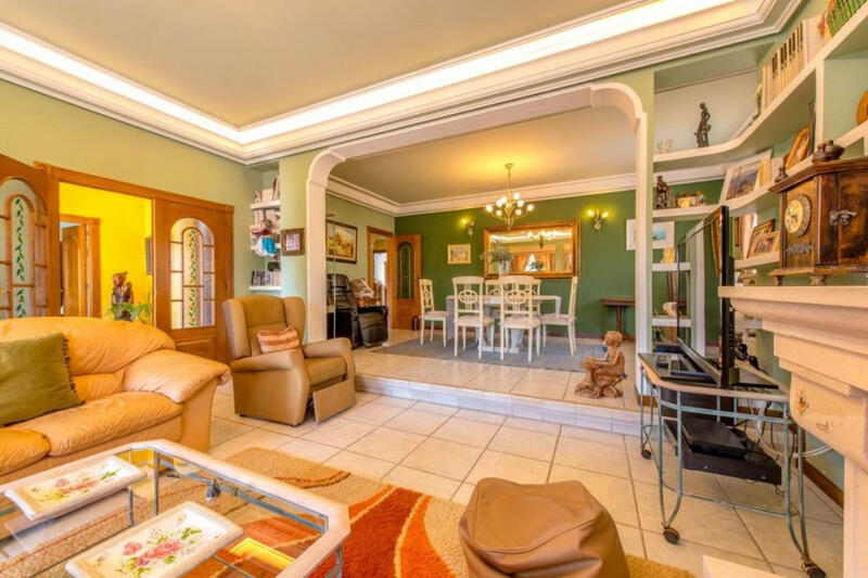 6 slaapkamer Villa Te koop 6 slaapkamer Villa Te koop