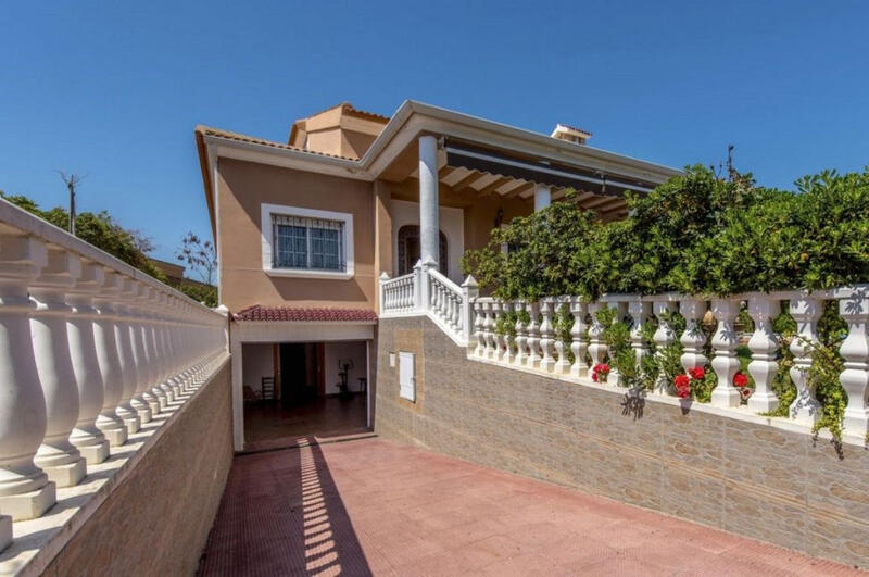 6 slaapkamer Villa Te koop 6 slaapkamer Villa Te koop