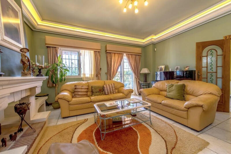6 slaapkamer Villa Te koop 6 slaapkamer Villa Te koop