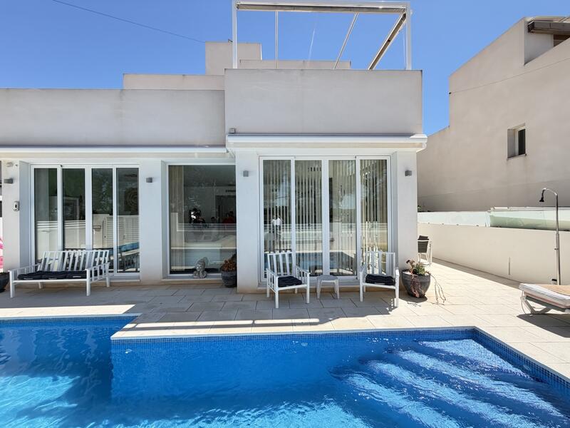 4 slaapkamer Villa Te koop 4 slaapkamer Villa Te koop