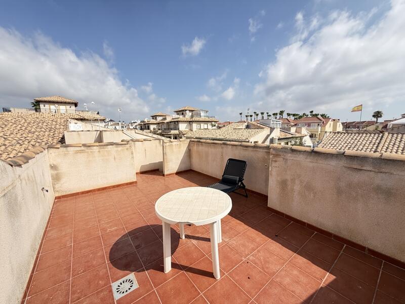 2 bedroom Townhouse for sale