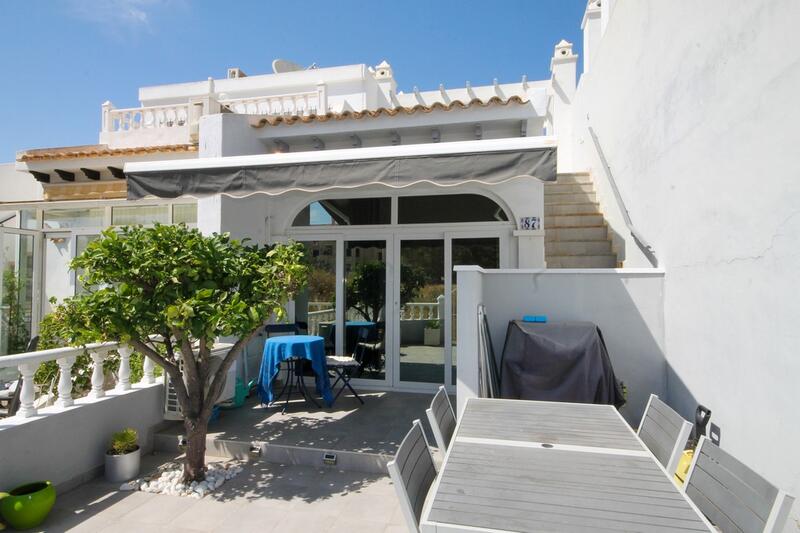 Townhouse for sale in Villamartin, Alicante Townhouse for sale in Villamartin, Alicante