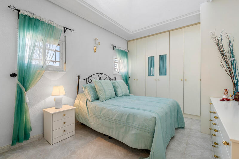 4 slaapkamer Villa Te koop 4 slaapkamer Villa Te koop
