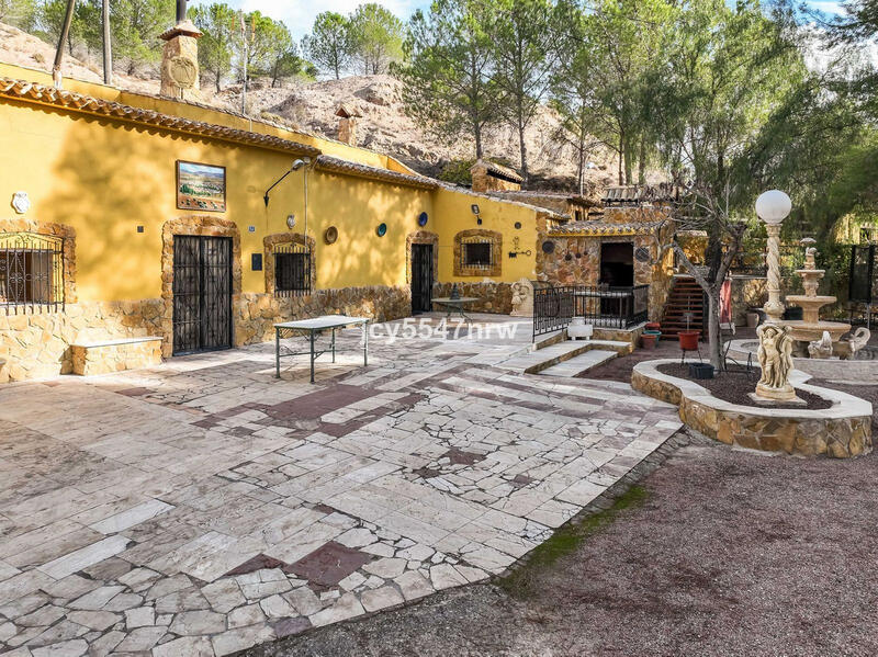 4 bedroom Country House for sale 4 bedroom Country House for sale