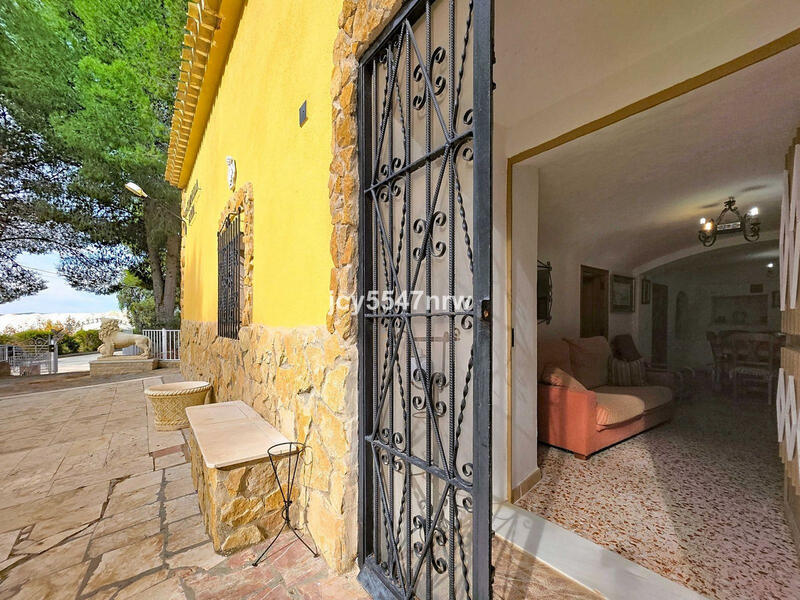 4 bedroom Country House for sale 4 bedroom Country House for sale