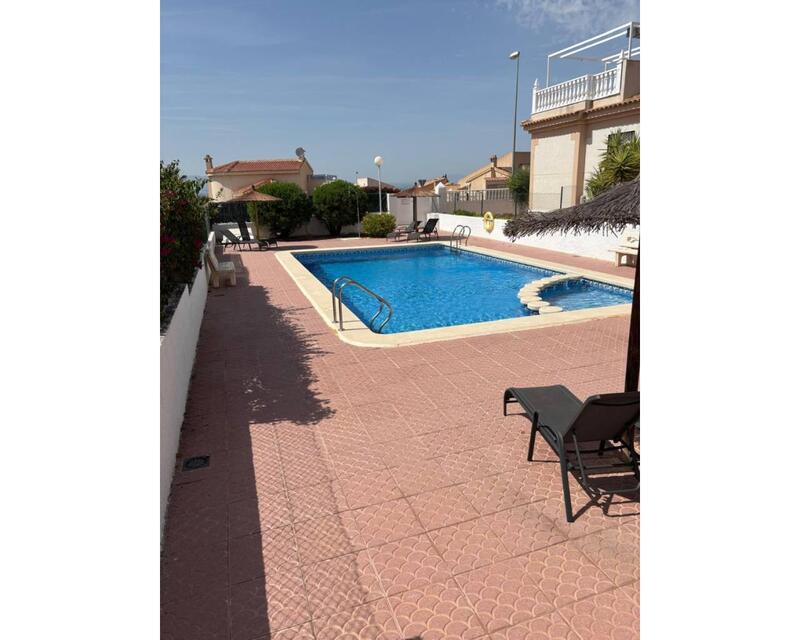 2 bedroom Townhouse for sale