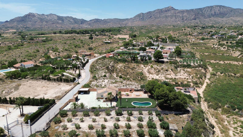 3 bedroom Country House for sale 3 bedroom Country House for sale