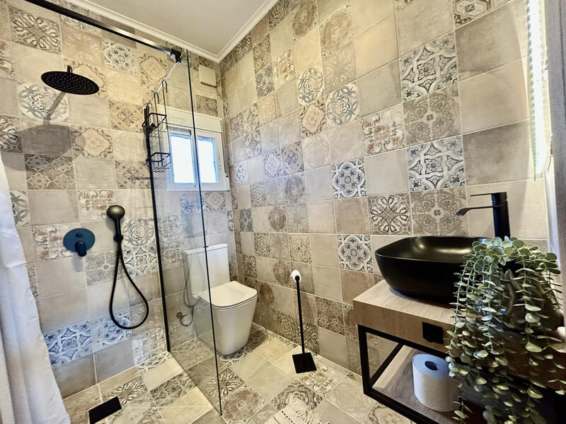 5 bedroom Villa for sale
