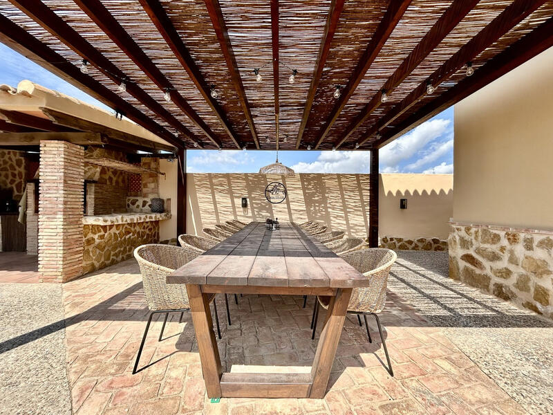 5 bedroom Villa for sale