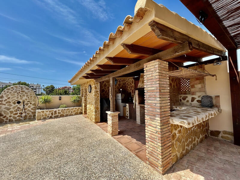 5 bedroom Villa for sale