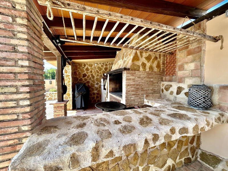5 bedroom Villa for sale