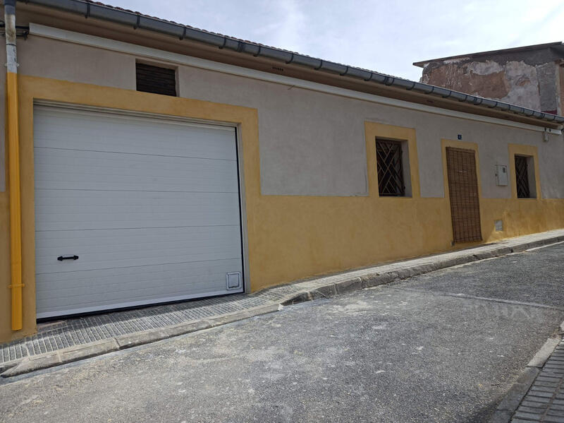 Adosado en venta en Pinoso, Alicante Adosado en venta en Pinoso, Alicante