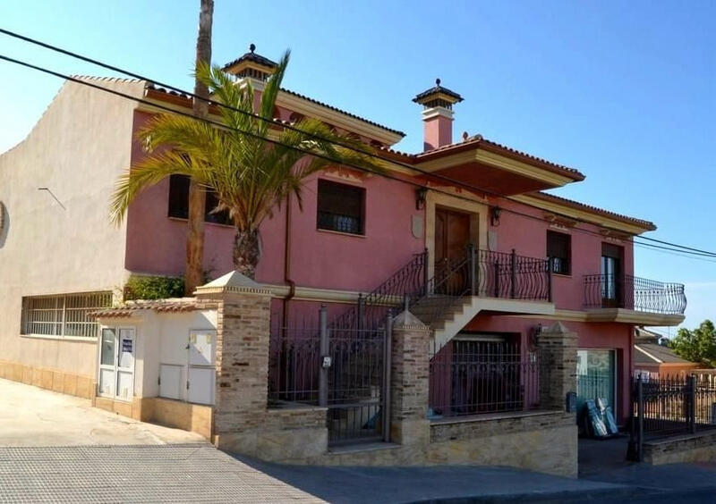 Villa en venta en San Miguel de Salinas, Alicante