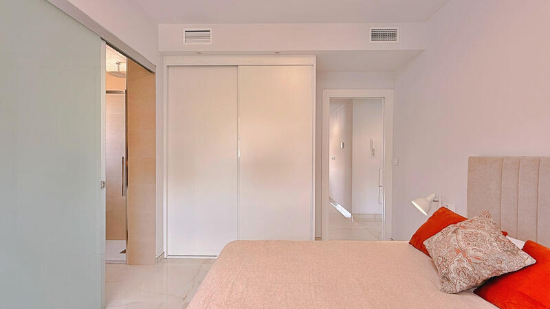 2 bedroom Apartment for sale
