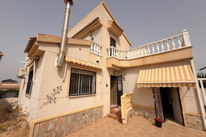 Villa Te koop in Benijófar, Alicante