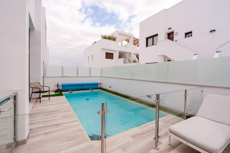 Villa zu verkaufen in Los Balcones, Alicante