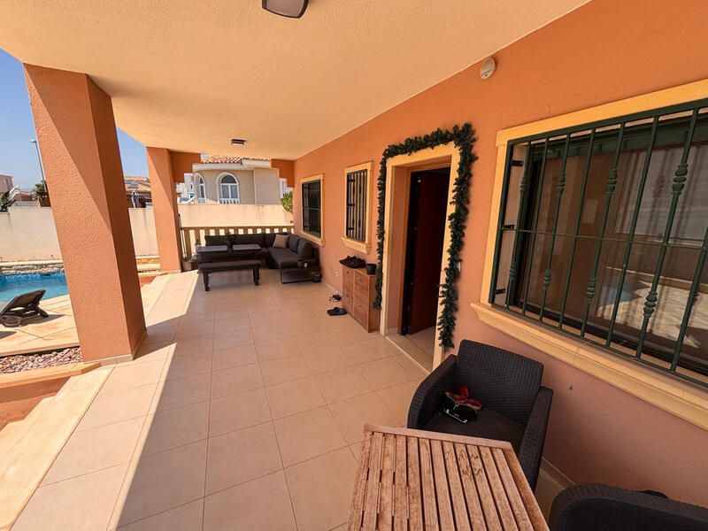 4 Schlafzimmer Villa zu verkaufen 4 Schlafzimmer Villa zu verkaufen