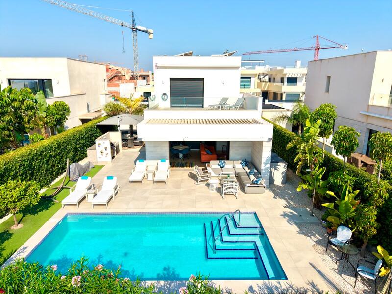 Villa for sale in Los Montesinos, Alicante