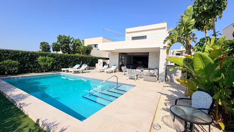 4 Schlafzimmer Villa zu verkaufen 4 Schlafzimmer Villa zu verkaufen