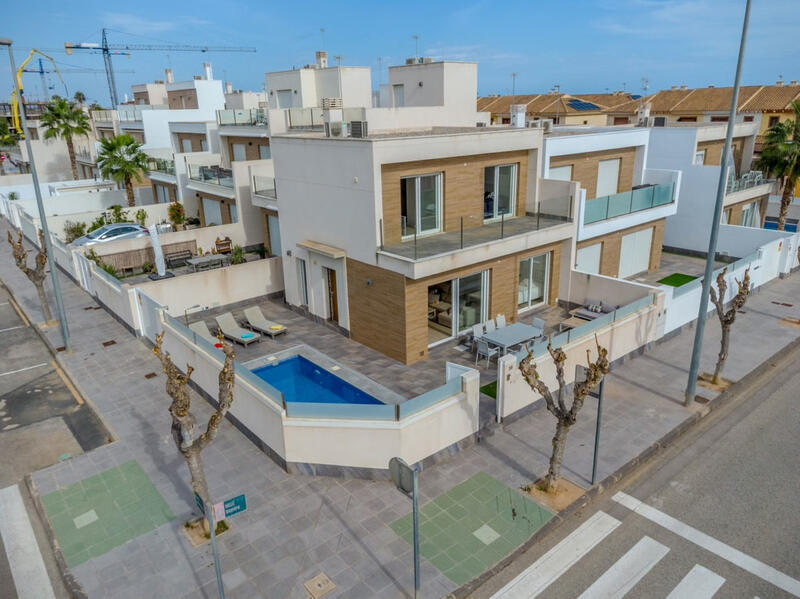 Villa à vendre dans Pilar de la Horadada, Alicante