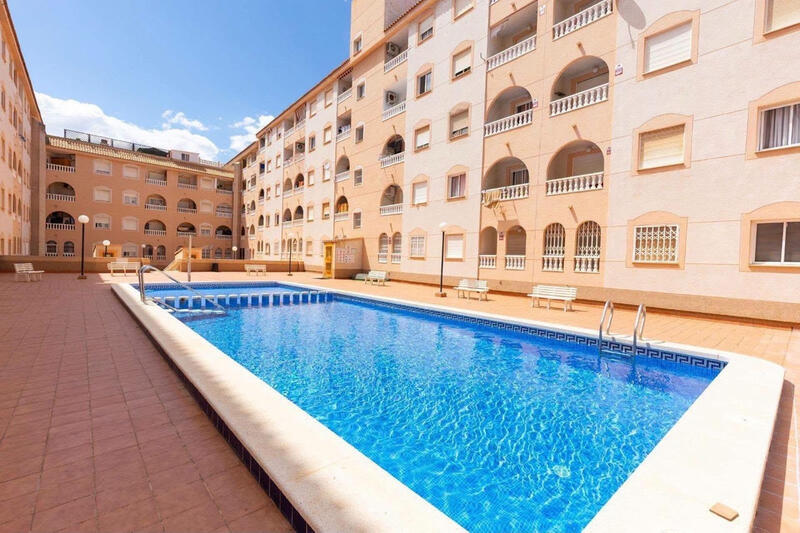 Apartamento en venta en Torrevieja, Alicante