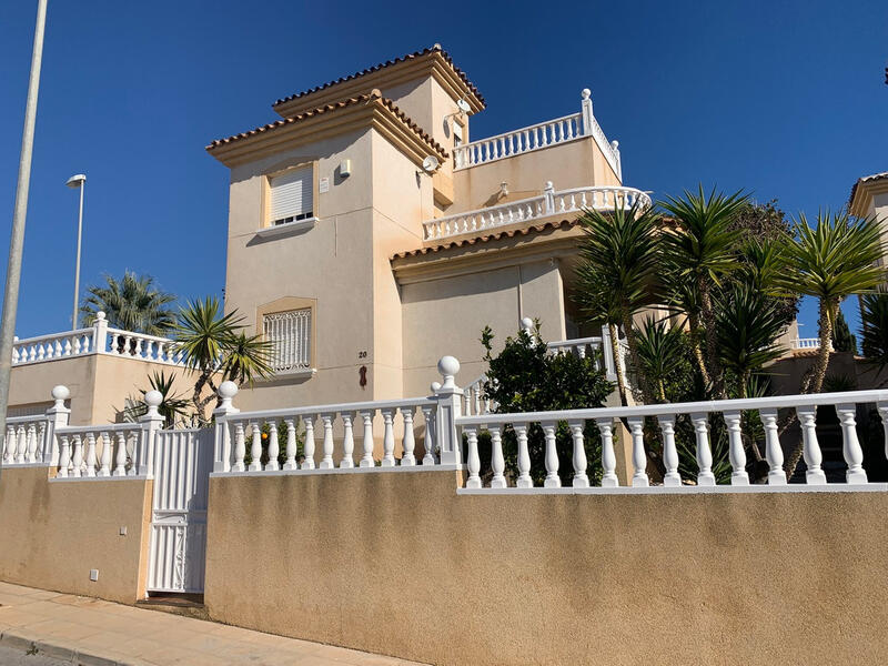 Villa à vendre dans Villamartin, Alicante