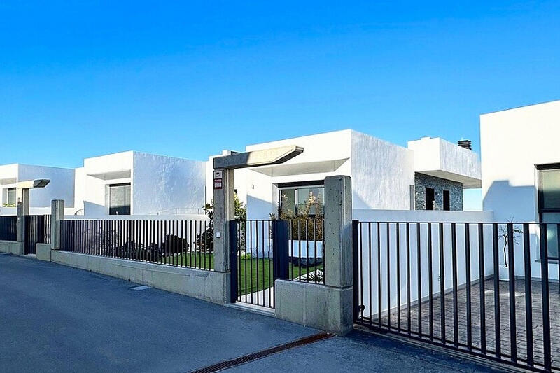 3 Schlafzimmer Villa zu verkaufen 3 Schlafzimmer Villa zu verkaufen