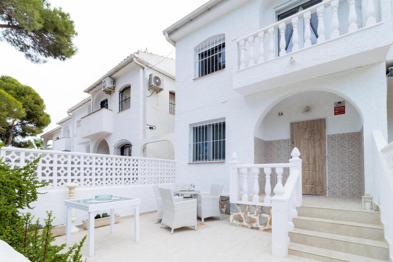 Radhus till salu i La Zenia, Alicante