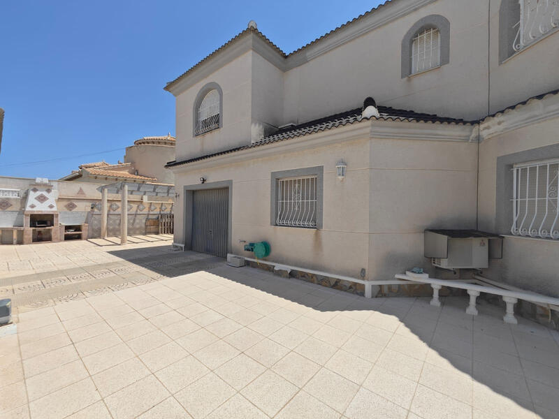 3 Schlafzimmer Villa zu verkaufen 3 Schlafzimmer Villa zu verkaufen