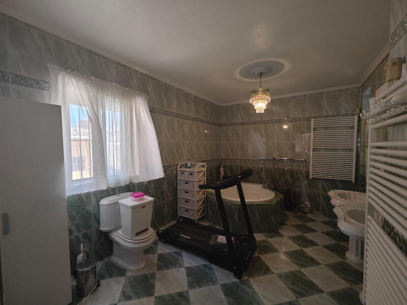 3 Schlafzimmer Villa zu verkaufen 3 Schlafzimmer Villa zu verkaufen