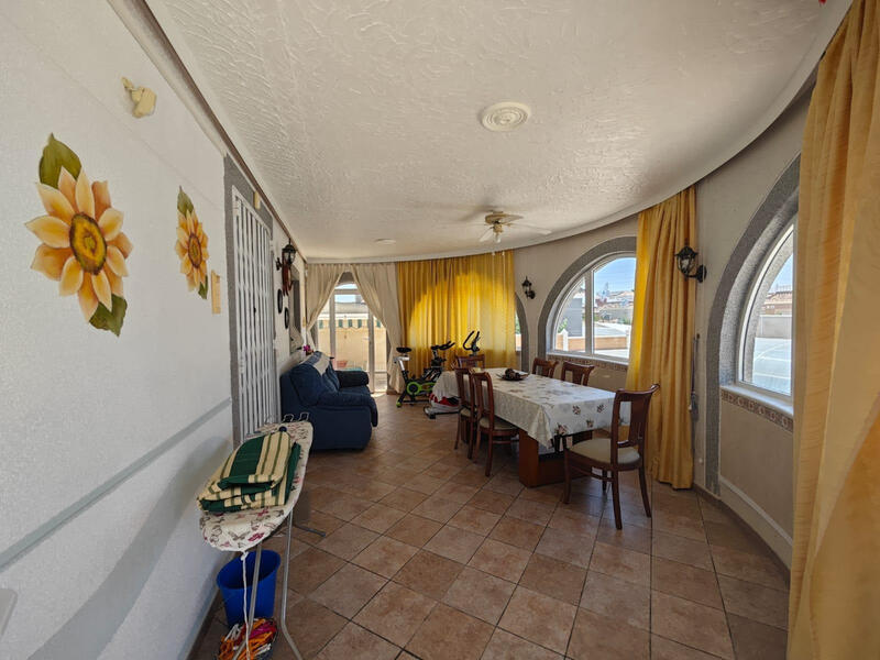 3 Schlafzimmer Villa zu verkaufen 3 Schlafzimmer Villa zu verkaufen