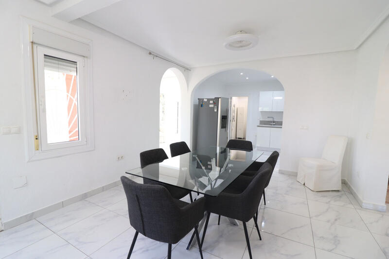 3 Schlafzimmer Villa zu verkaufen 3 Schlafzimmer Villa zu verkaufen