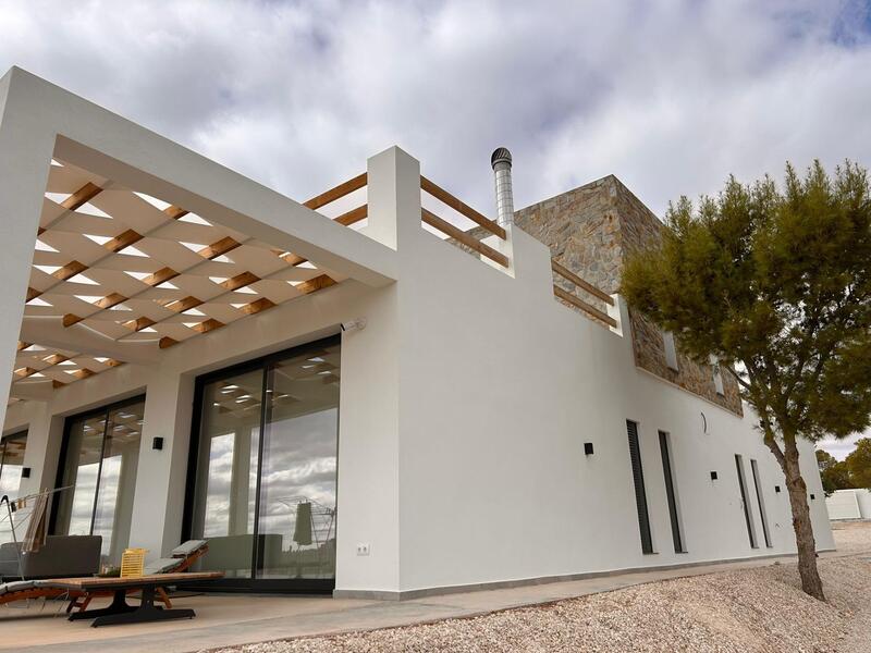 Villa for sale in Pinoso, Alicante