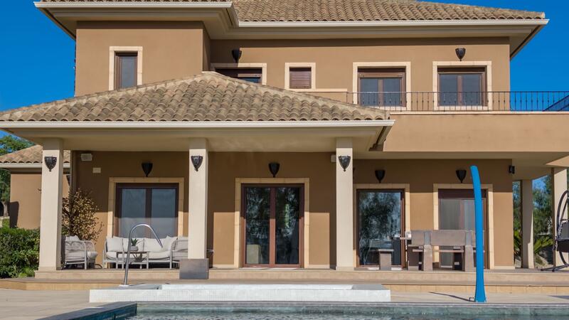 6 bedroom Villa for sale 6 bedroom Villa for sale
