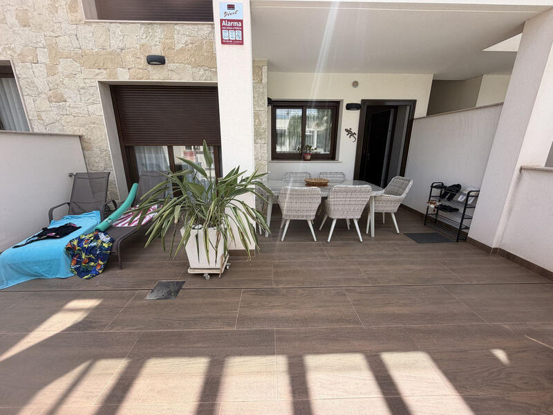квартира продается в Los Balcones, Alicante