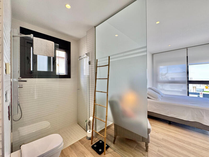 4 slaapkamer Villa Te koop 4 slaapkamer Villa Te koop