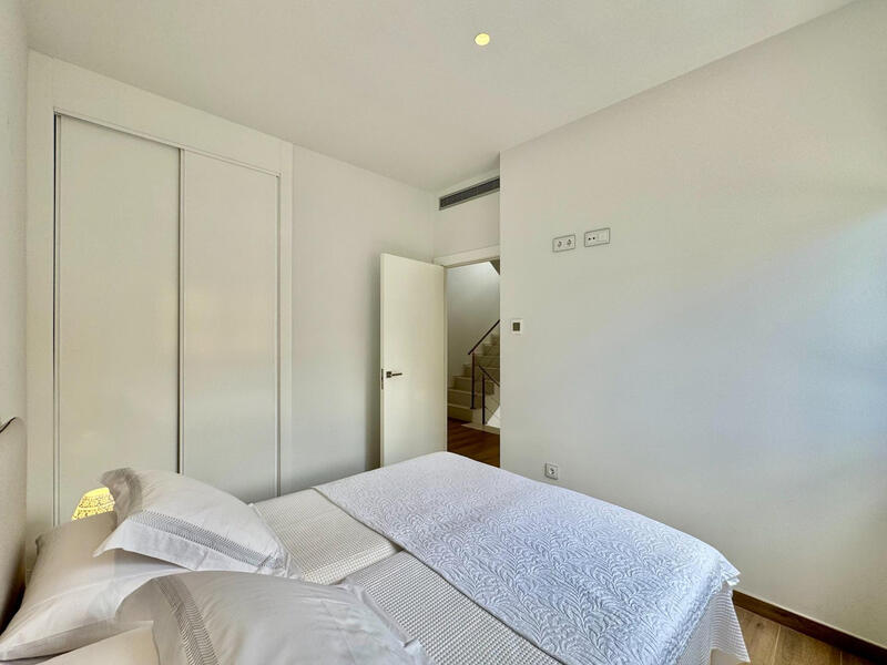 4 slaapkamer Villa Te koop 4 slaapkamer Villa Te koop