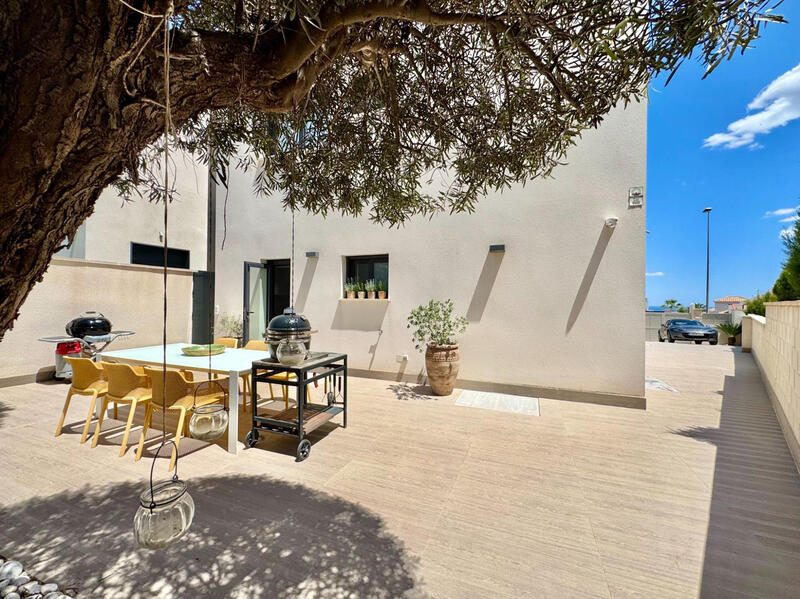 4 slaapkamer Villa Te koop 4 slaapkamer Villa Te koop