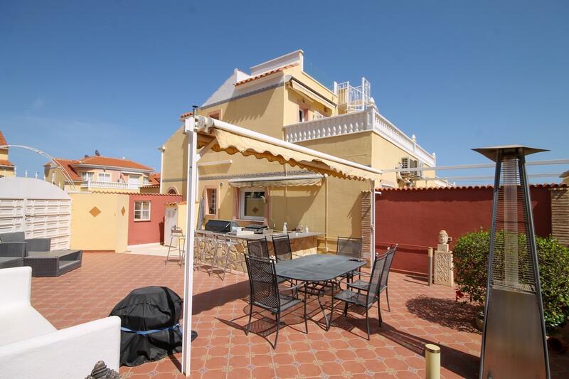 Byhus til salg i Orihuela Costa, Alicante