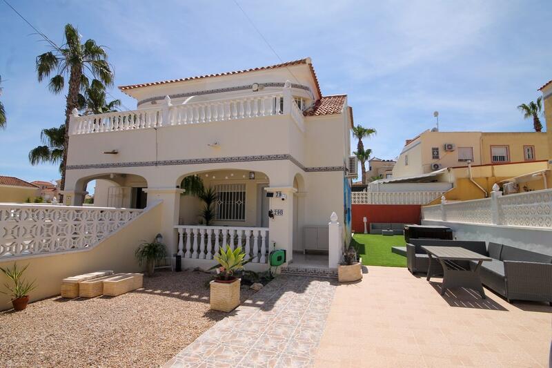 Villa til salgs i San Miguel de Salinas, Alicante
