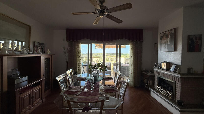 5 bedroom Villa for sale