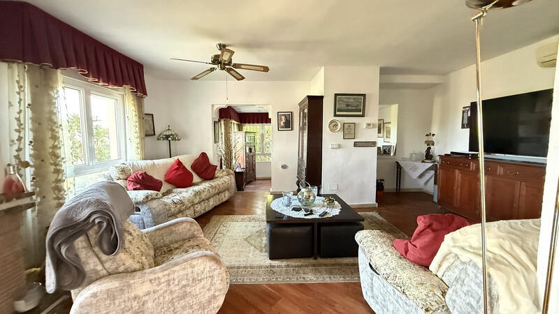 5 bedroom Villa for sale