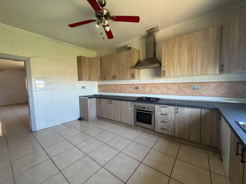 5 bedroom Country House for sale 5 bedroom Country House for sale