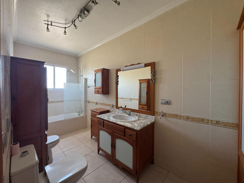 5 bedroom Country House for sale 5 bedroom Country House for sale