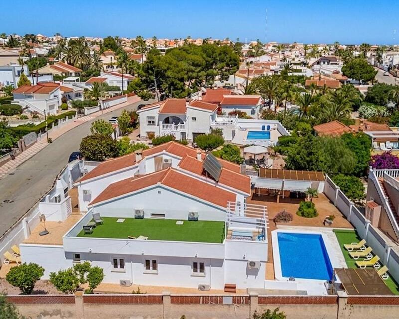 6 bedroom Villa for sale 6 bedroom Villa for sale